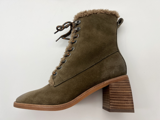 Women's waterproof non-slip lace-up winter dress boots，soft cow suede leather with High quality plush lining
