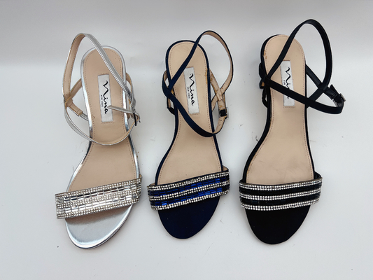 ODM OEM Women'S Silver Leather Sandals , Comfortable Low Heel Shoes With One Strap
