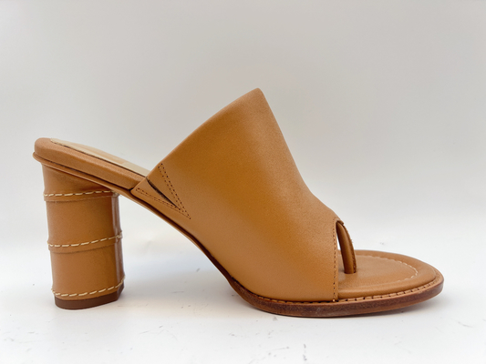 Soft Cow Leather Womens Dress Shoes OEM Tan Open Toe Thong Sandals