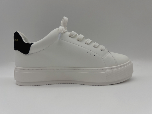 Soft Cow Womens Leather Hiking Shoes , Classic White Shoes With Decorative Stone Flower