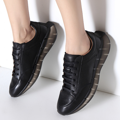 Fashion Athletic Sports Shoes Black / White Womens Lightweight Breathable Tennis Shoes