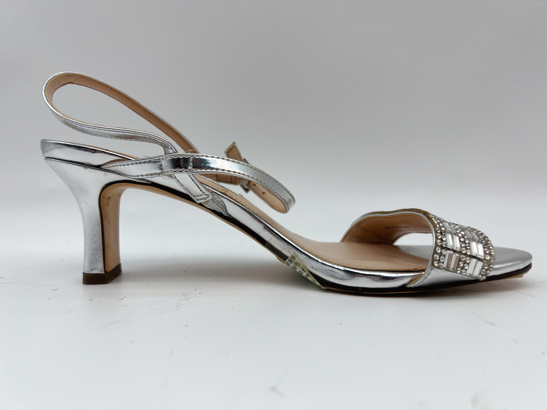 ODM OEM Women'S Silver Leather Sandals , Comfortable Low Heel Shoes With One Strap